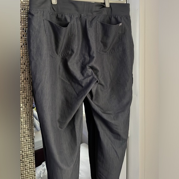 FIGS gray Zamora joggers - Picture 9 of 11
